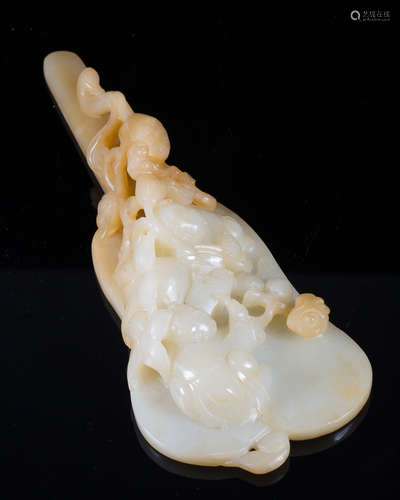 A HETIAN JADE PENDANT