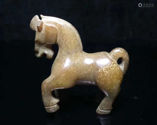 A OLD HETIAN JADE CARVED HORSE PENDANT
