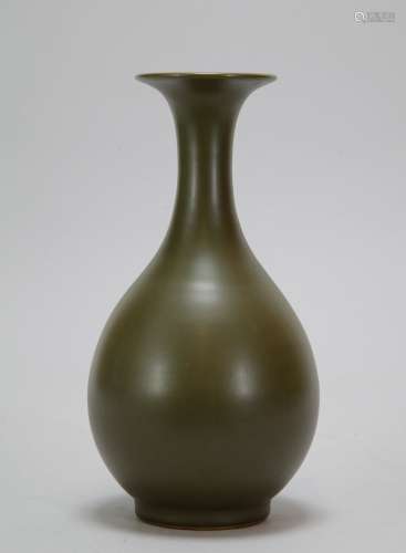 Chinese Tea Dust Porcelain Vase