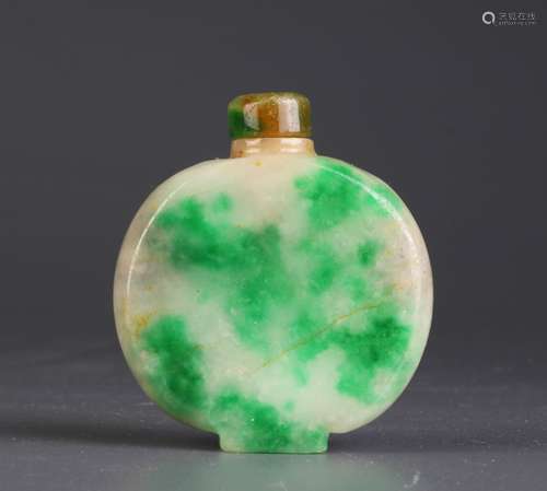 Chinese Carved Jadeite Snuff Bottle