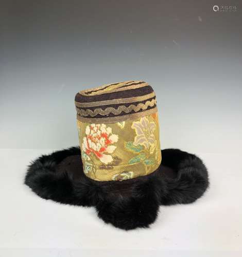 Embroidered Silk Hat with Fur