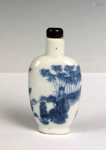 Blue and White Snuff Bottle