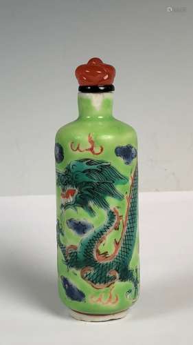 Green Dragon Snuff Bottle with Mark
