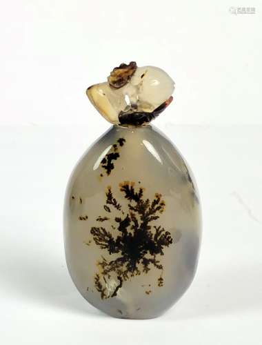 Agate Snuff Bottle With Top