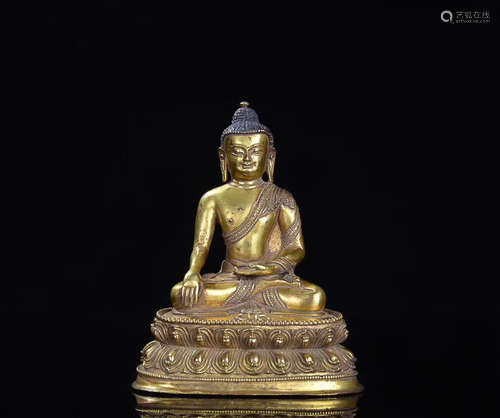 A BRONZE GILT BUDDHA ORNAMENT WITH YUAN&MING DYNASTY STYLE