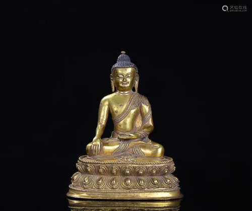 A BRONZE GILT BUDDHA ORNAMENT WITH YUAN&MING DYNASTY STYLE