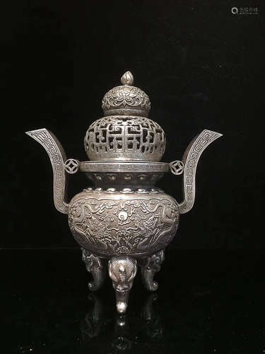 A QING DYNASTY QIANLONG PERIOD PURE SILVER DINGSHI XIANGXUN STOVE