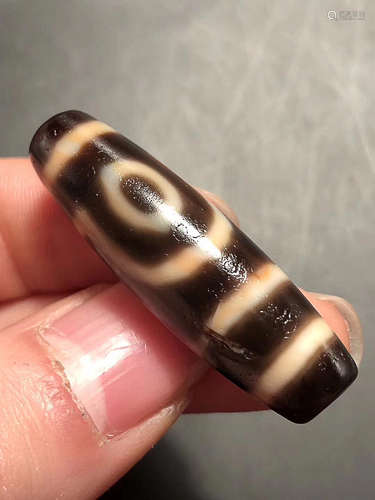 A DOUBLE-EYE DZI BEAD