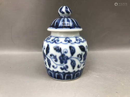 A DAMINGXUANDENIANZHI MARK BLUE&WHITE JAR WITH CAP