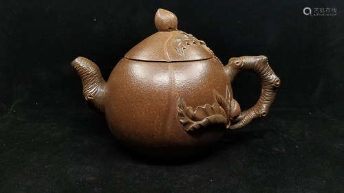 A JIANGRONG MARK PURPLE CLAY TEAPOT 450 CC