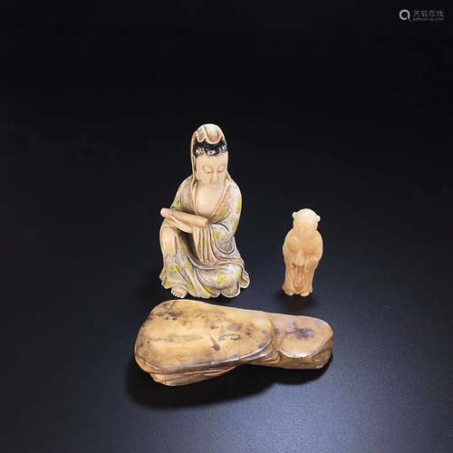 A SHOUSHAN STONE CARVING GUANYIN & TONGZI ORNAMENT