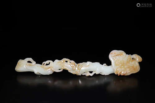 A RUYI DESIGN OLD HETIAN JADE ORNAMENT