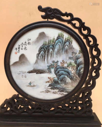 A ROUND SHAPE PORCELAIN SCREEN