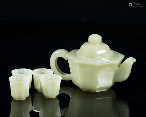 A SET OF HETIAN JADE TEAPOT