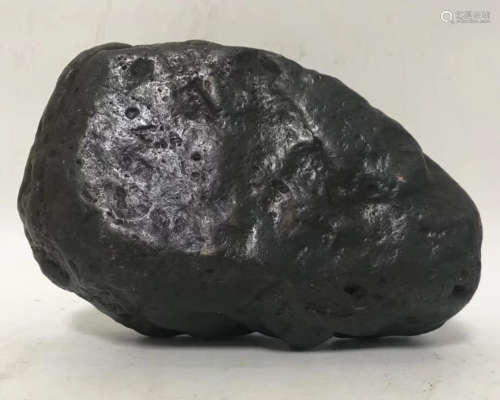 A STONE WITH MAGNETIC