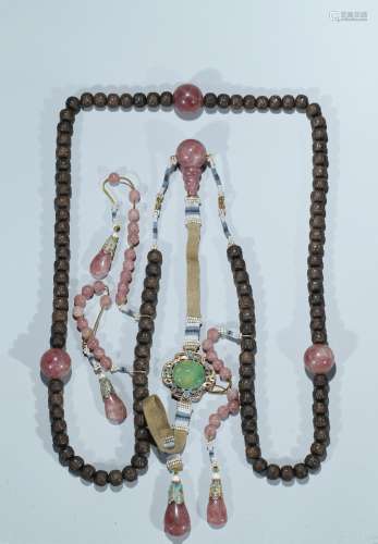 An agarwood chengxiangmu and tourmaline court necklace