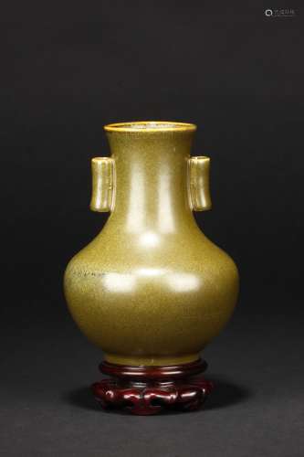 A tea dust glazed two-handled vase
