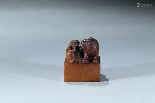 A Shoushan soapstone 'tiger cubs' seal