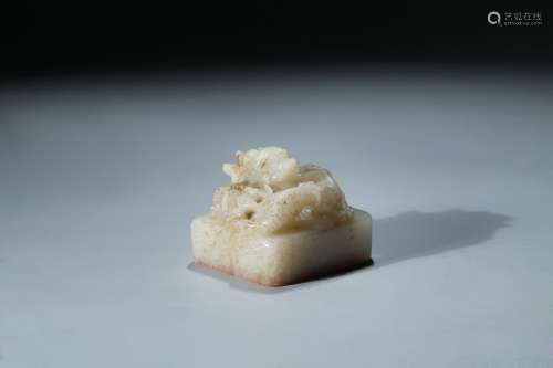 A white jade 'dragon' square seal