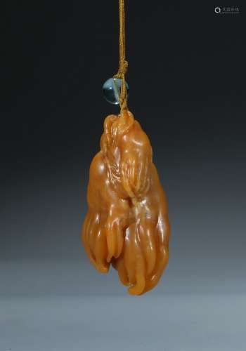 A Tianhuang soapstone carved finger citron