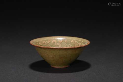 A small Longquan celadon-glazed 'flower' bowl