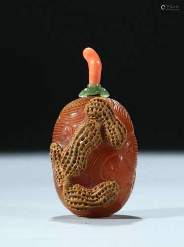 A carved agate jujube-form snuff bottle