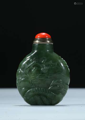 A spinach green jade 'deer' snuff bottle