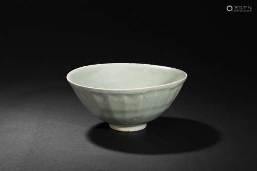 A longquan celadon moulded bowl