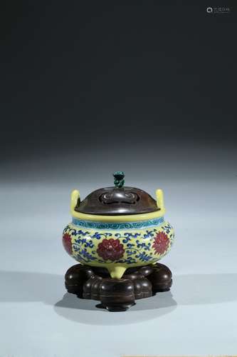 A blue and white red underglaze yellow ground censer