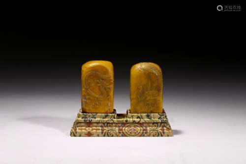 A pair of Tianhuang soapstone carved seals