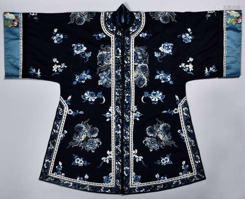 A blue ground embroidery informal robe