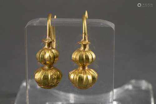 GOLD  GOURD PATTERN EARDROP