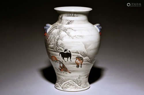 GRISAILLE PAINTED 'HORSES' VASE WITH HANDLES