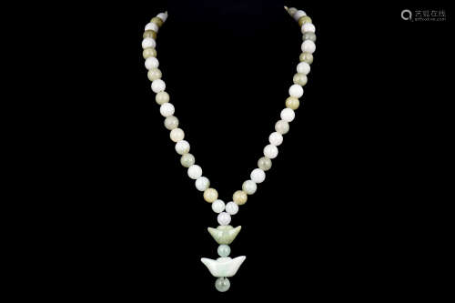 JADEITE BEAD NECKLACE WITH PENDANT