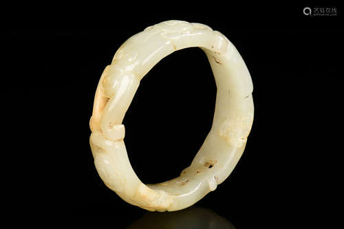 WHITE JADE CARVED 'PEOPLE' BANGLE