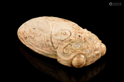 JADE CARVED 'CICADA' ORNAMENT