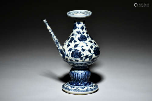 BLUE AND WHITE 'FLOWERS' EWER