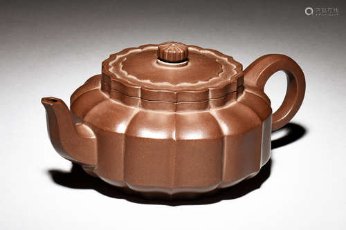 WANG SHIGENG: YIXING ZISHA FLORIFORM TEAPOT