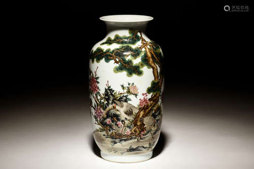 FAMILLE ROSE 'FLOWERS AND BIRDS' VASE