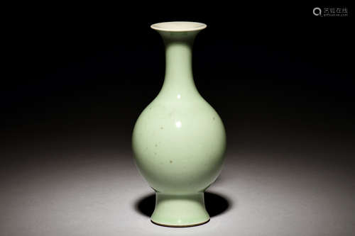 CELADON GLAZED VASE, GUANYINPING