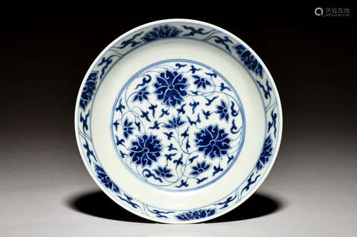 BLUE AND WHITE 'FLOWERS' DISH