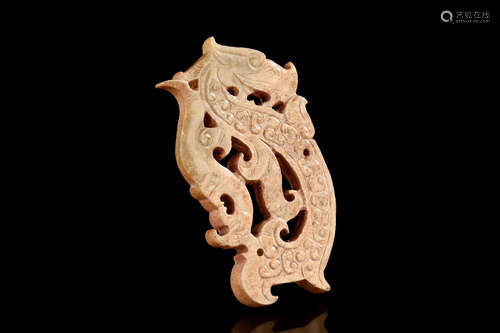 JADE CARVED 'MYTHICAL BEAST' PENDANT