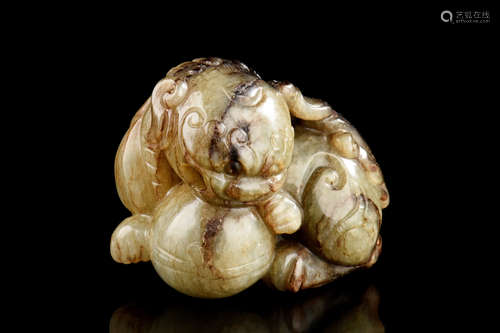 JADE CARVED 'LION' ORNAMENT