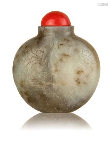 34. HETIAN JADE PEONY SNUFF BOTTLE, QING DYNASTY