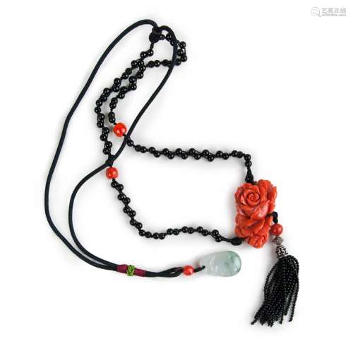 52. NECKLACE WITH JADE AND CORAL