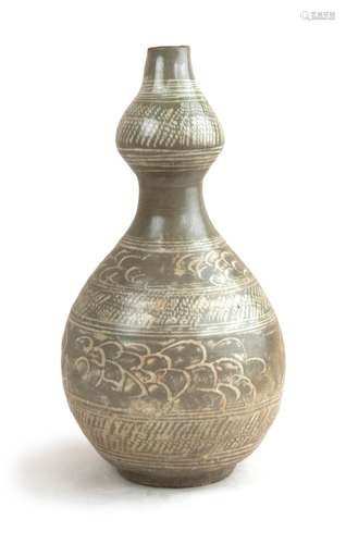 367. KOREAN SLIP PATTERN DOUBLE GOURD BOTTLE