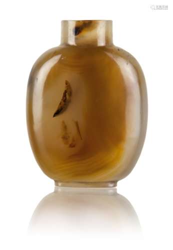 28. AGATE CARVED SNUFF BOTTLE,QING DYNASTY