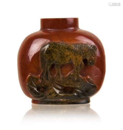 38. NANHONG CARVED SNUFF BOTTLE (HORSE), QING DYNASTY