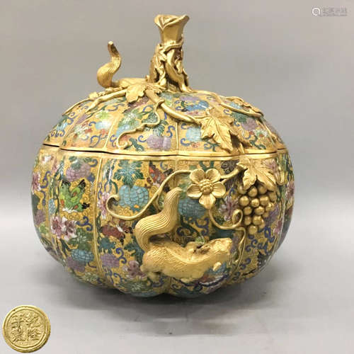 A QIANLONG MARK BRONZE CLOISONNE ENAMEL FRUIT BOX