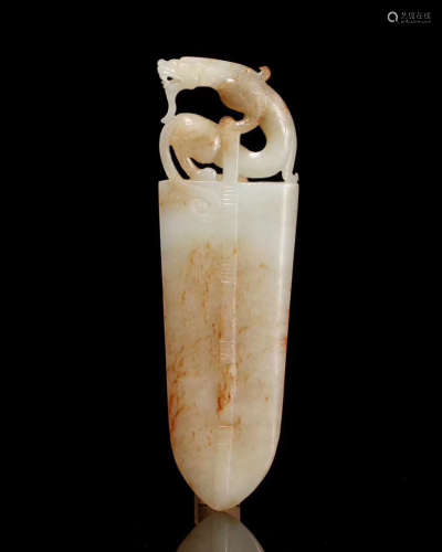 A GAOGU JADE CARVED GE PENDANT